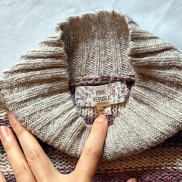 Pink Republic Sweater - Picture 4 of 4